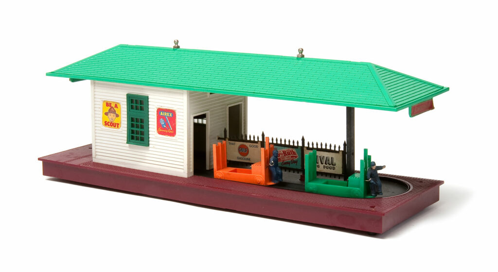 Lionel operating freight station