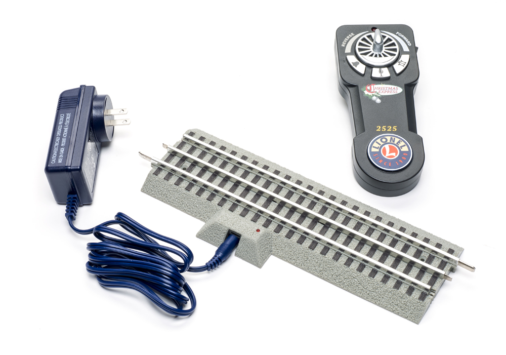 A LionChief set power supply with FasTrack terminal section