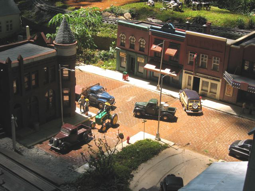 backed-off city scene on a garden railway