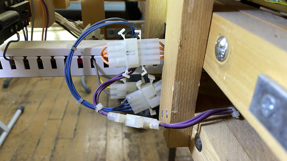 Molex plugs with colored wires