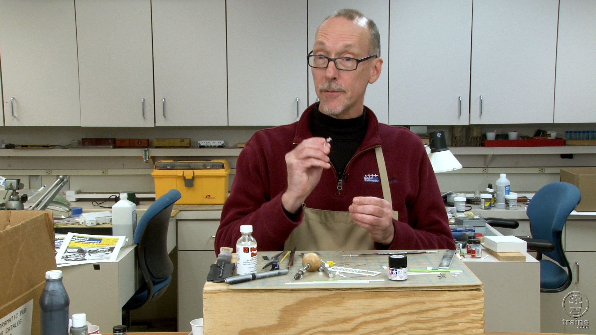 Making grade crossing signals – State Line Route in N scale, Episode 23