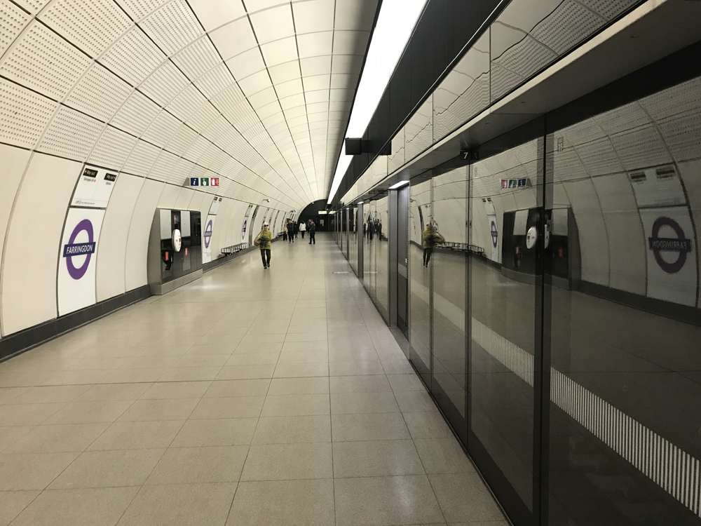 Station platform with doors separating platform and tracks