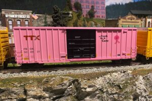Atlas O High Cube TTX boxcar in on track for a cure scheme