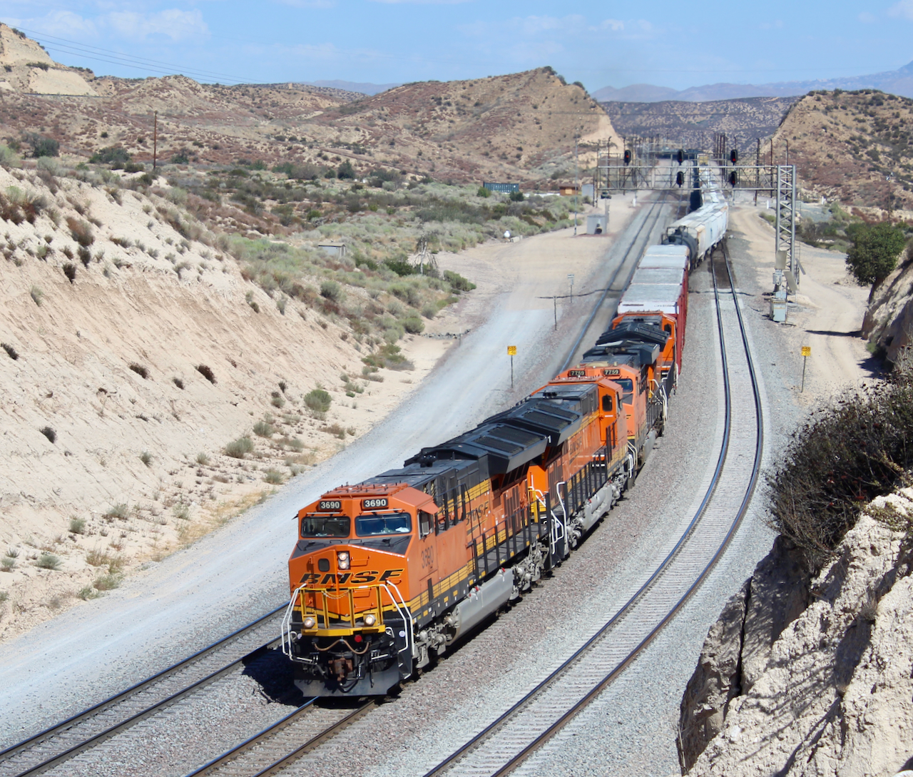 Beset by congestion, BNSF to limit carload traffic bound for California -  Trains