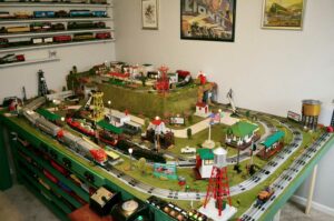 Small O and S gauge layouts Lionel display