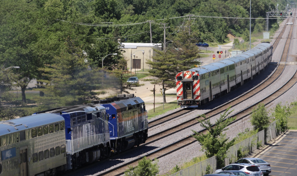 Commuter trains meet on curve