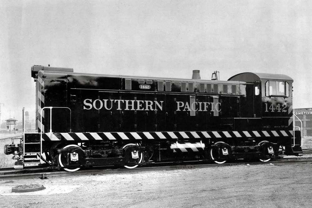 Baldwin diesel locomotive in black with end striping