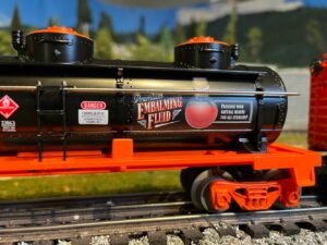 Lionel hallows set tankcar graphics