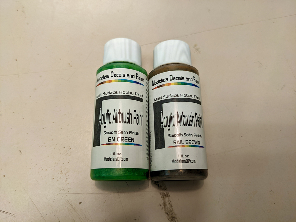 Acrylic paints for airbrushing - Trains