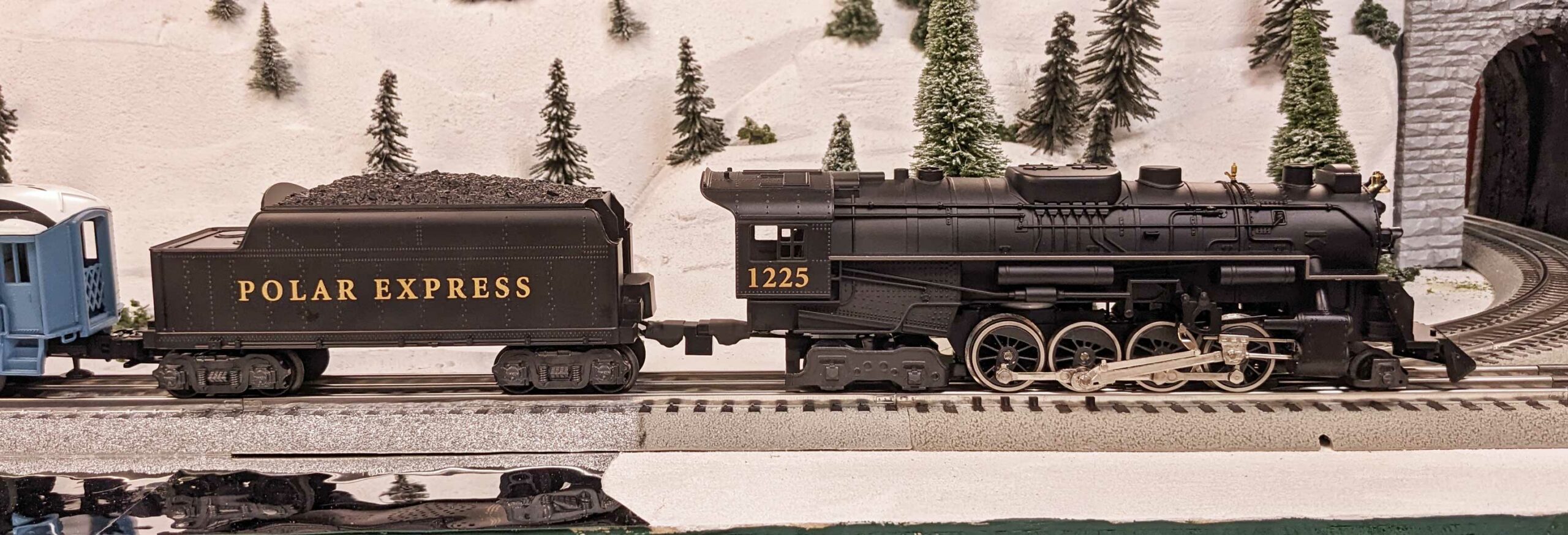 The Polar Express train set from Lionel in O gauge - Trains