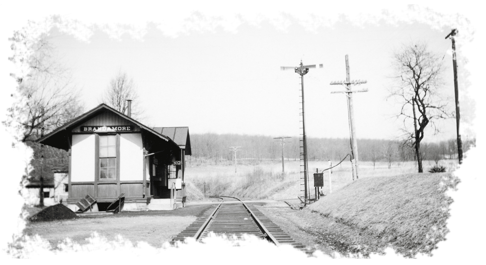 Fringe-edge picture of depot.