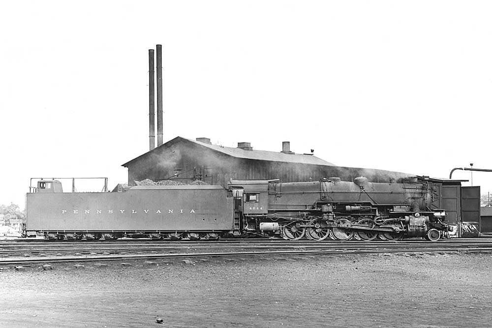 Steam locomotive in profile 