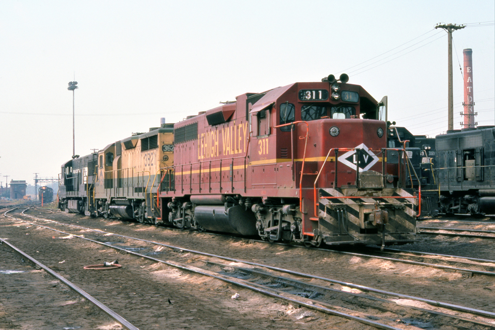 red, yellow, and black units in row