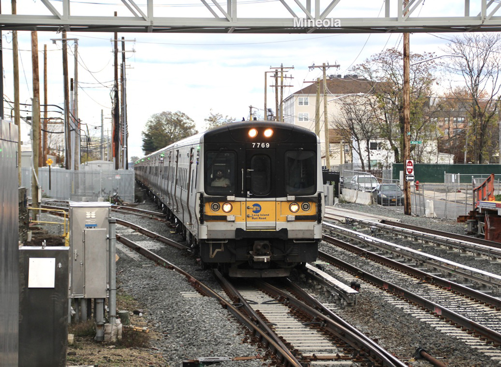 Multiple-unit trainset at junction