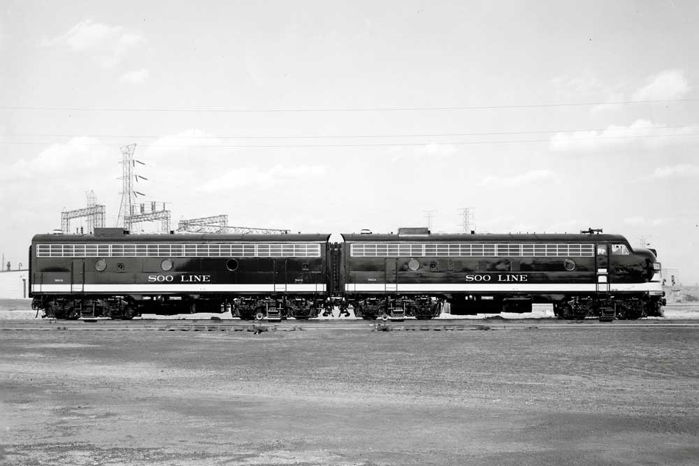 Maroon-and-yellow Soo Line diesel locomotives