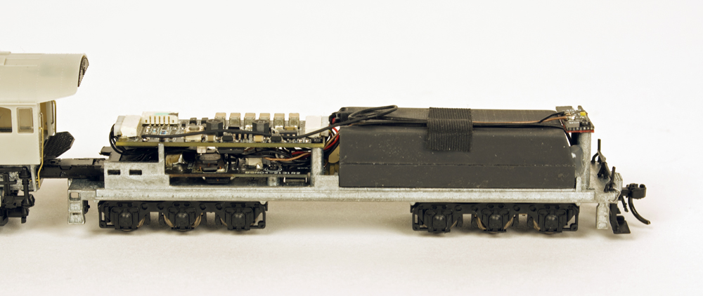 Color photo showing components inside N scale tender.