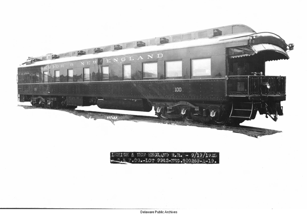 Black and white photo of heavyweight passenger car dated Sept. 19, 1925