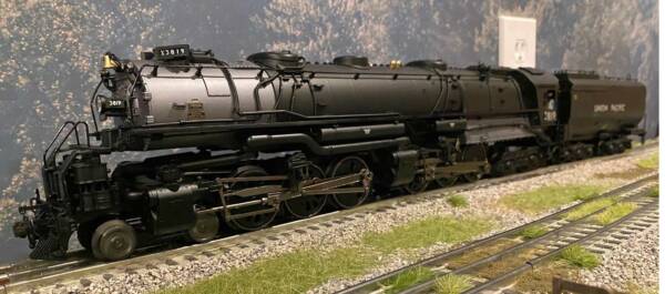 Lionel Brass Hybrid Challenger in traditional paint
