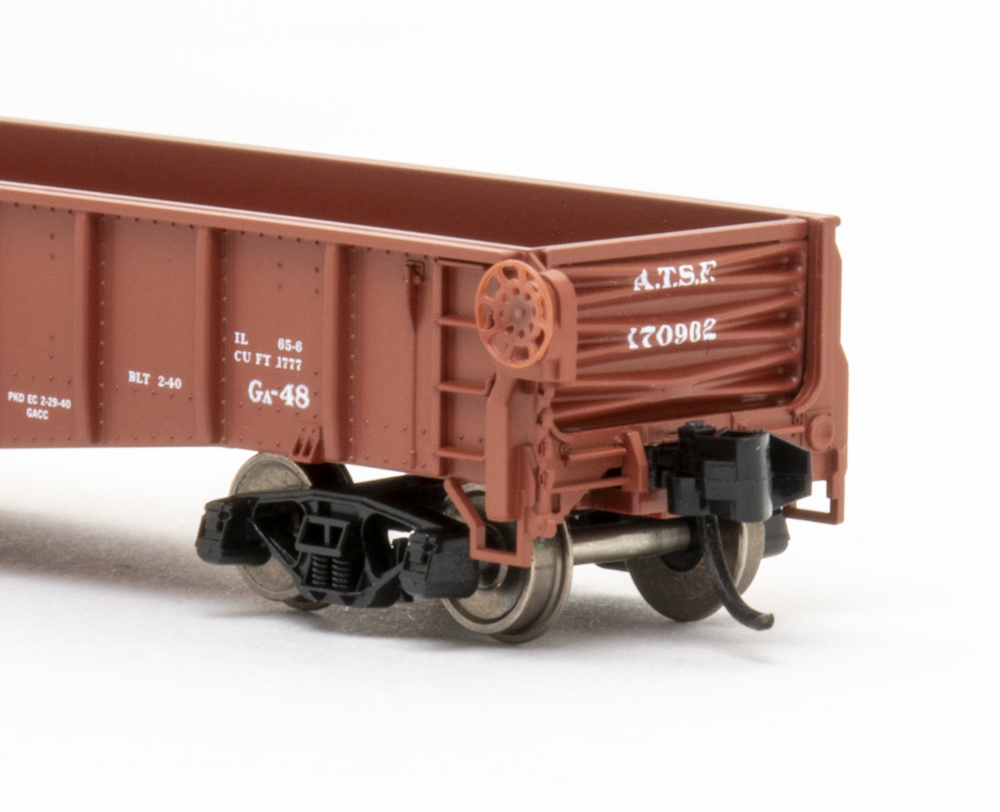 Color photo showing brake end of N scale gondola. 