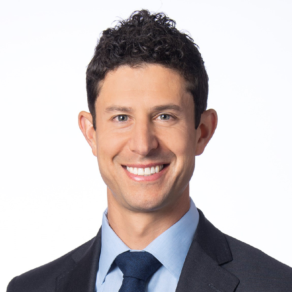 Headshot of Amtrak executive. Amtrak goes outside for new chief commercial officer.