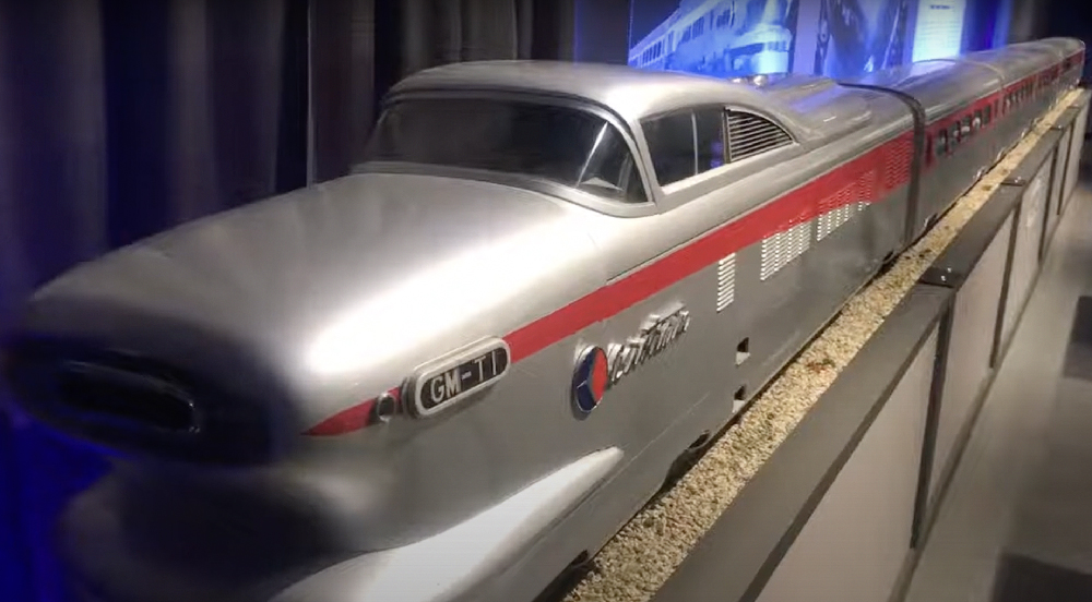 Large-scale model of the Aerotrain.