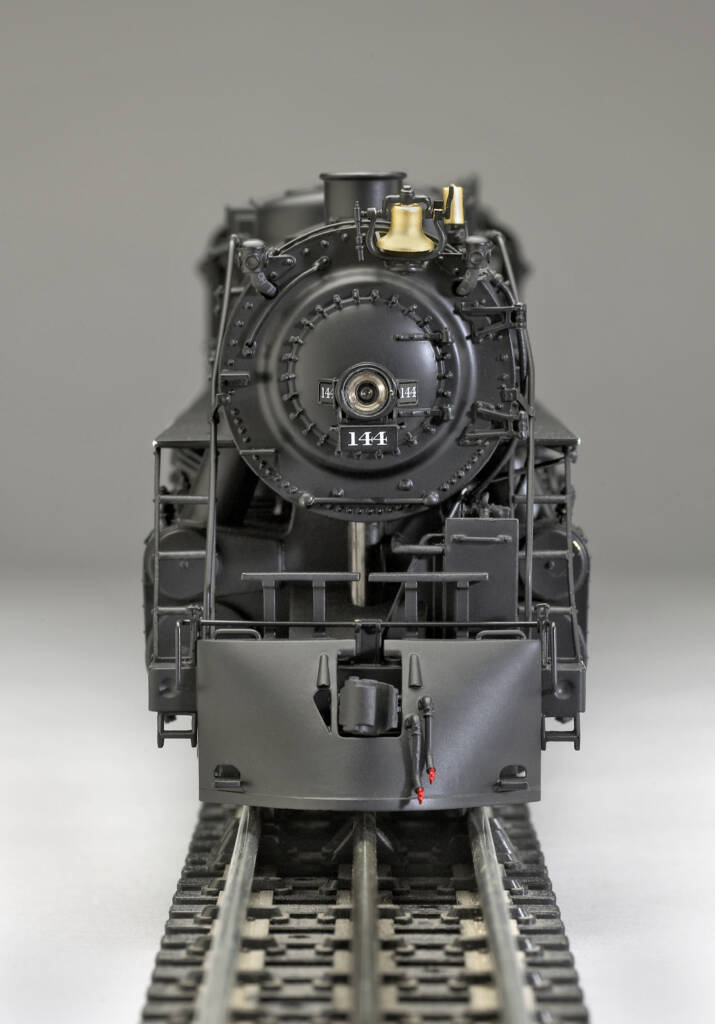 Weaver Models Milwaukee Road 4-6-4 Baltic: front of black model steam locomotive
