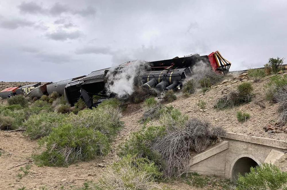 U.S. tourists injured in derailment on remote Argentina heritage railway  (updated) - Trains