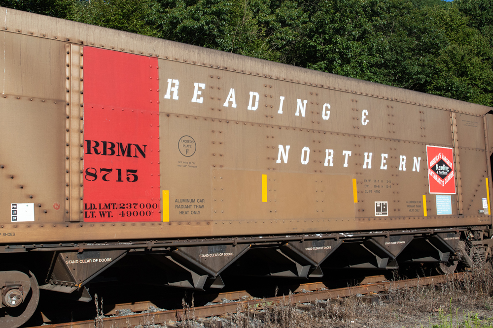 Close view of Reading & Northern hopper car