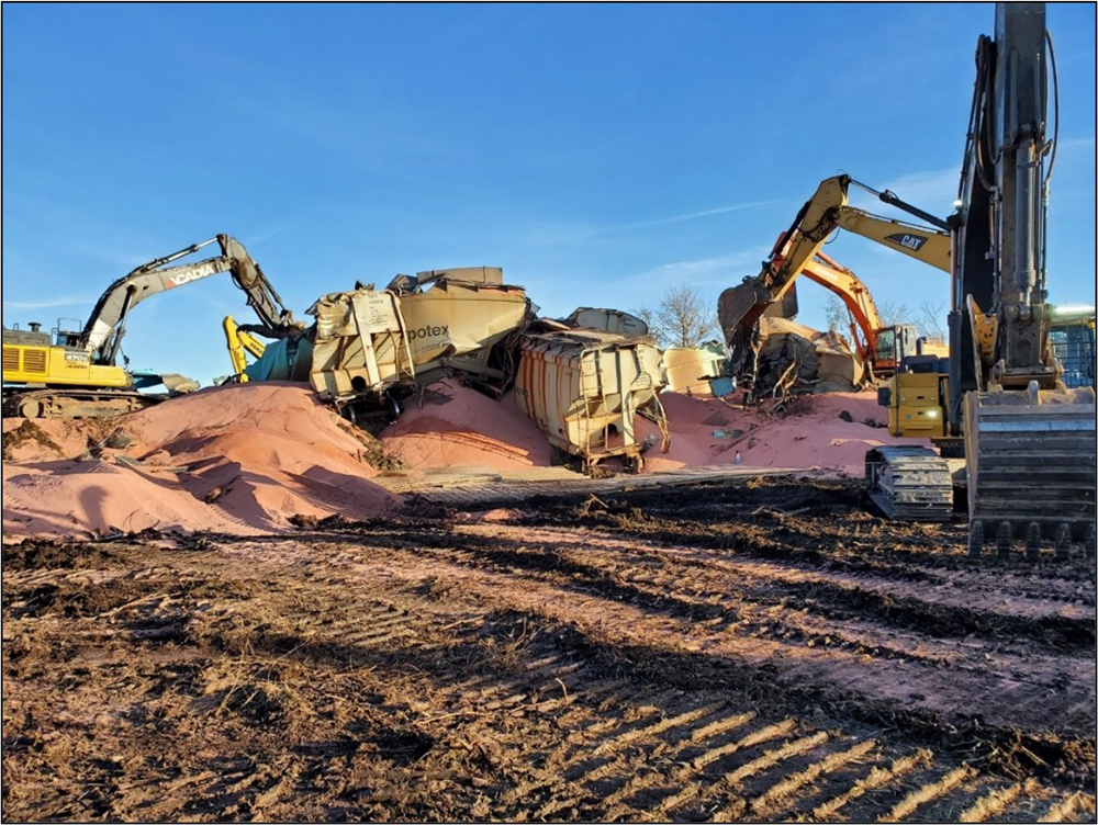 Cleanup of derailment scene