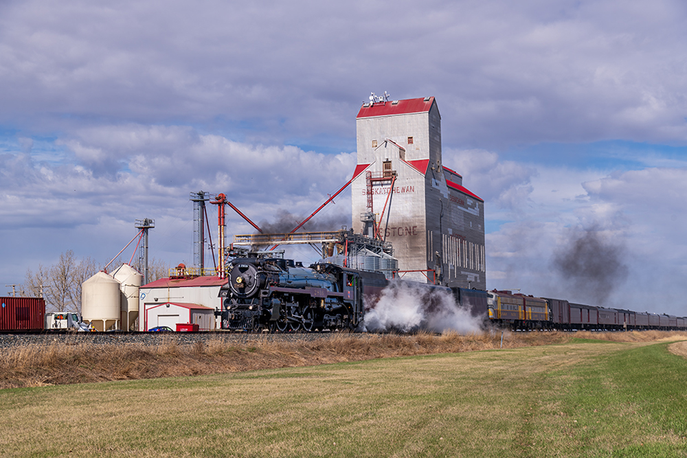 Steam locomotive by grain elevator