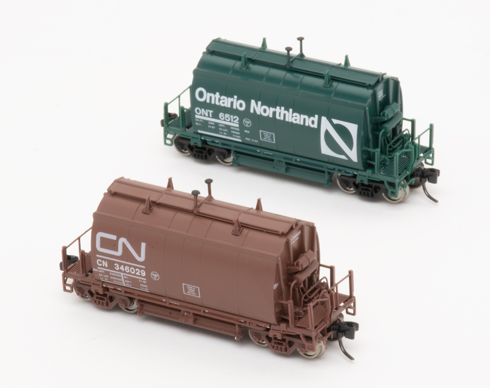 Color photo showing pair of N scale freight cars.