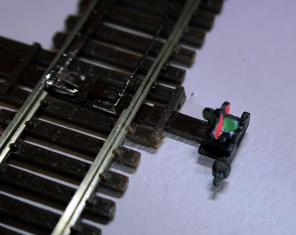 N scale manual turnout control - Trains