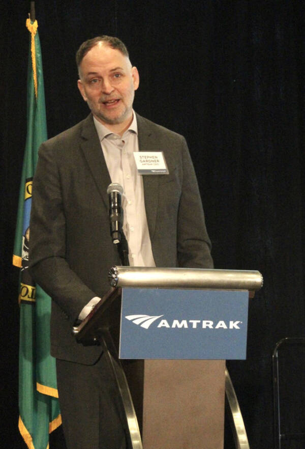 Amtrak CEO Gardner resigns (updated)