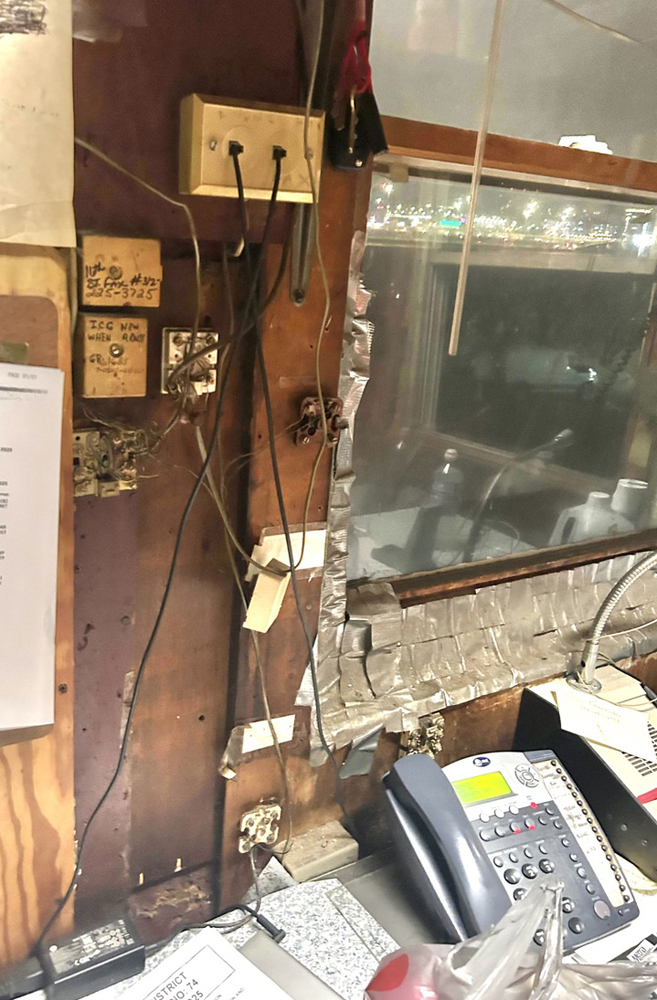Current and inactive phone connections at operators' desk in 16th Street Tower