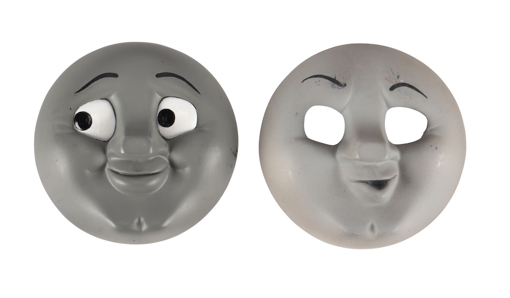 two gray faces