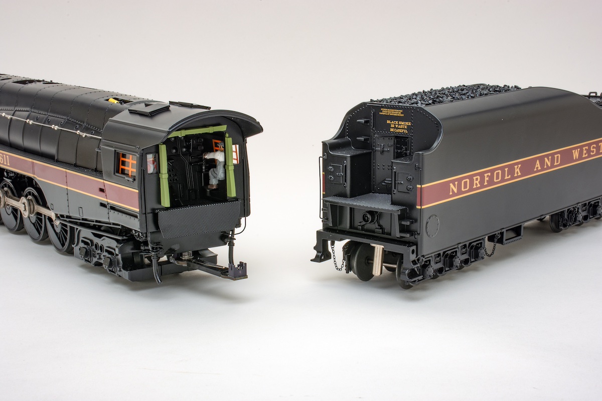O scale locomotive and tender disconnected