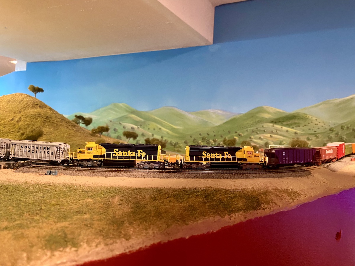 Diesels in the middle of a N scale freight train