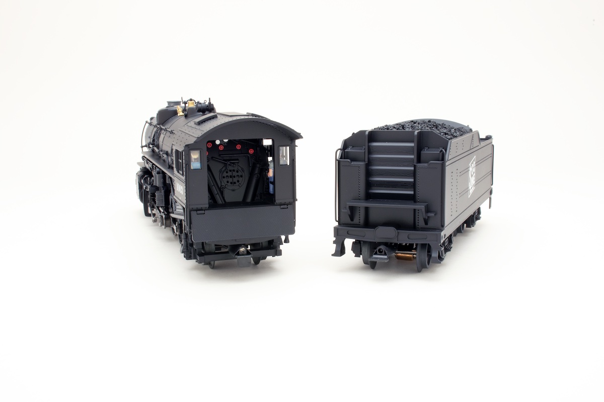 O scale engine and tender seperated