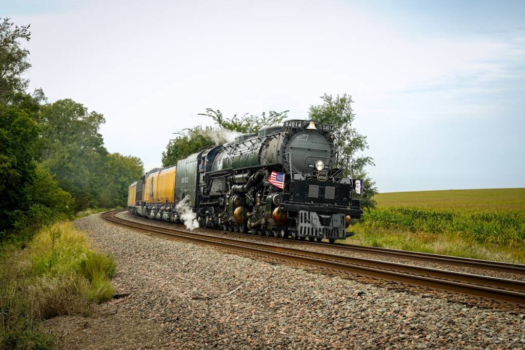 Big Boy rounding a curve on a cloudy day