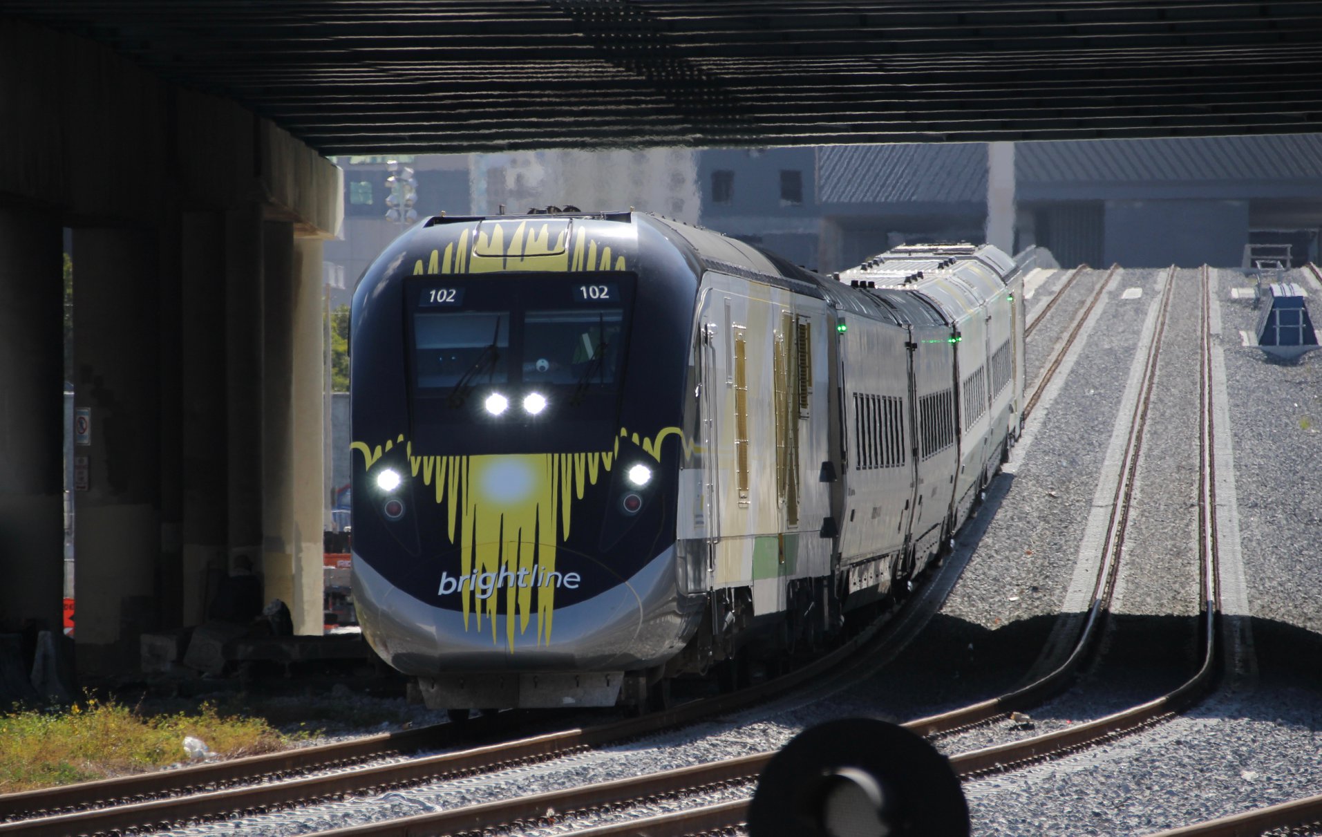 Brightline confronts cash crunch even as it gains riders, revenue in Florida: Analysis