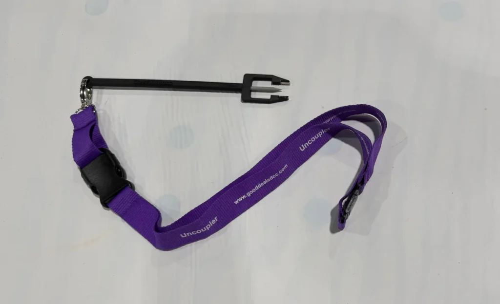 black and purple uncoupling tool